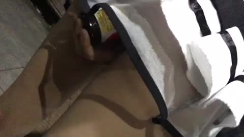 공원 빈병 자위